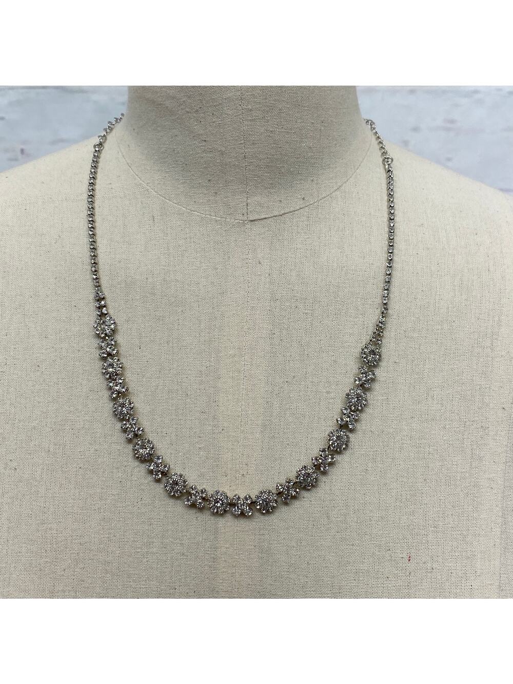 21" Adjustable to Choker Fashion Necklace Faux Gem Bling Eye Catching Shimmer